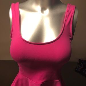 XS bebé pink peplum top.
